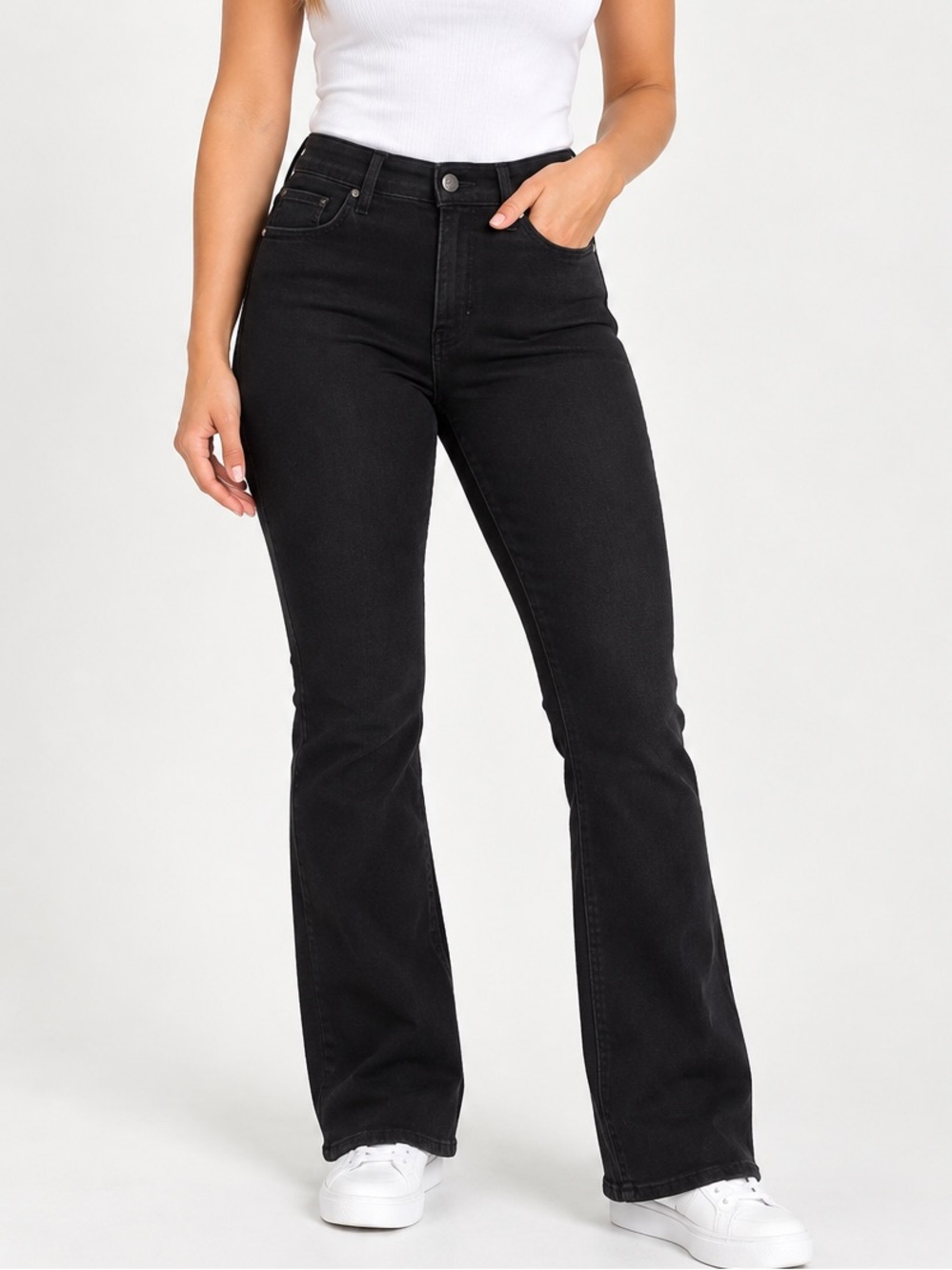 Silver Jeans Co. Avery Curvy High Rise Slim Boot Black Jeans NWT